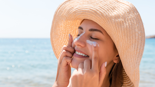Physical vs chemical sunblock: What’s the difference?